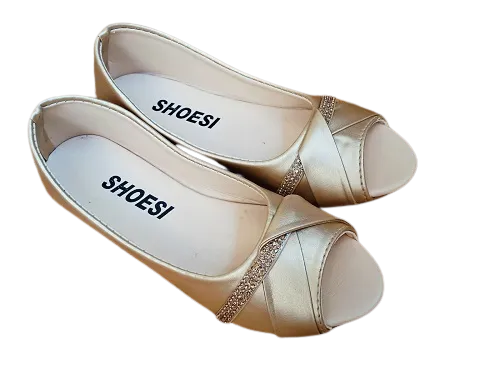 Stylish%20Women's%20Pumps%20in%20White,%20Fawn,%20and%20Black%20-%20Casual%20Comfort%20Wear%20-%20Image%205
