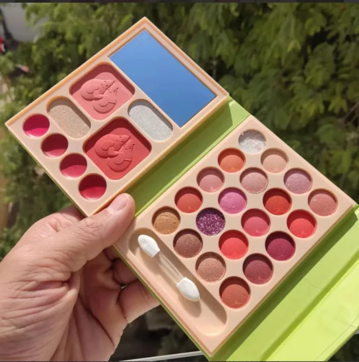 Cute%20Mini%20Makeup%20Book%20Eyeshadow%20+%20Highlighter%20+%20Matte%20Lipstick%20Palette%20-%20Image%204