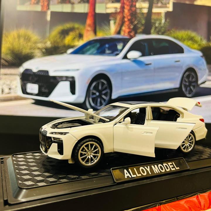 Luxury%20BMW%207%20Series%20Diecast%20Model%20Car%20%E2%80%93%201:28%20Scale%20Alloy%20Metal%20Toy,%20White%20Sedan%20Collectible,%20Pull%20Back%20Action,%20Detailed%20Interior%20&%20Exterior,%20Kids%20&%20Adults%20Gift%20-%20Image%207