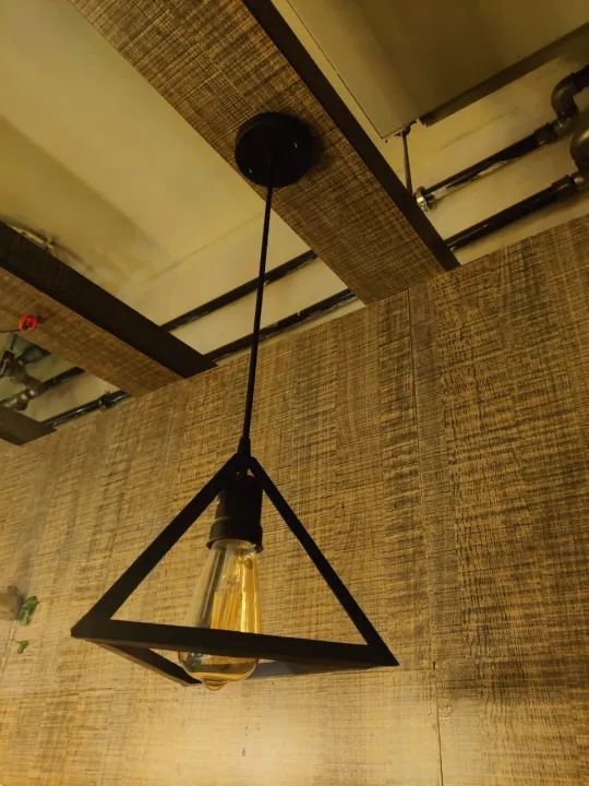 Triangle%20Lamp%20Indoor%20Unique%20Geometric%20Vintage%20Styled%20Bulb%20Fixture%20Hanging%20Ceiling%20Warm%20Shade%20Black%20Aluminum%20Body%20Triangle%20Shaped%20Pendant%20Light%20-%20Image%204