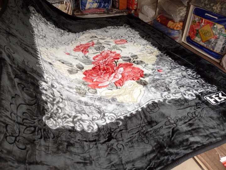 Double%20Ply%20Blanket,2%20Ply%20Blanket%20Embossed%20Blanket%20For%20Winter%20Double%20Bed%20Blanket%20200%C3%97240%20CMS%20Super%20Soft%20-%20Image%204