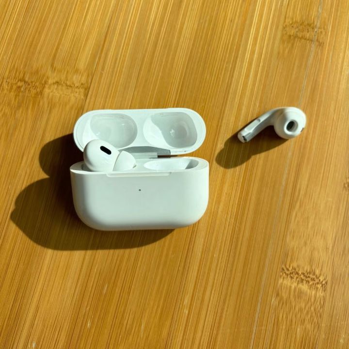 AirPods%20Pro%202%20%E2%80%93%20Wireless%20Earbuds%20with%20Active%20Noise%20Cancellation%20and%20Type-C%20Charging%20Made%20in%20California%20and%20Pop%20pop%20Sound%20-%20Image%204