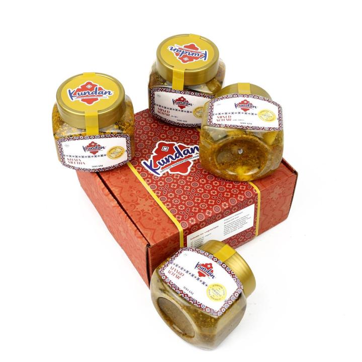 Achar%20Gift%20Box-Kundan%20Achar%20Gift%20Box-Shikarpuri%20Achar-%204%20Flavors%20(2%20Kg)%20-%20Image%202