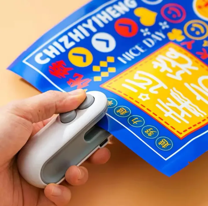 Rechargeable%20Plastic%20Bag%20Sealing%20Machine%202%20In%201%20Mini%20Heat%20Bag%20Sealer%20Handheld%20Portable%20Food%20Bag%20Sealer%20with%20Type%20C%20Charging%20-%20Image%202