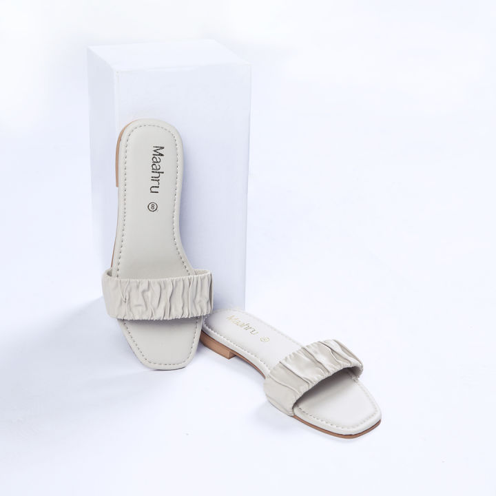 Maahru%20-%20Stylish%20Slippers%20For%20Women%20&%20Girls%20-%20Beige%20Elastic%20Flats%20-%20Image%206