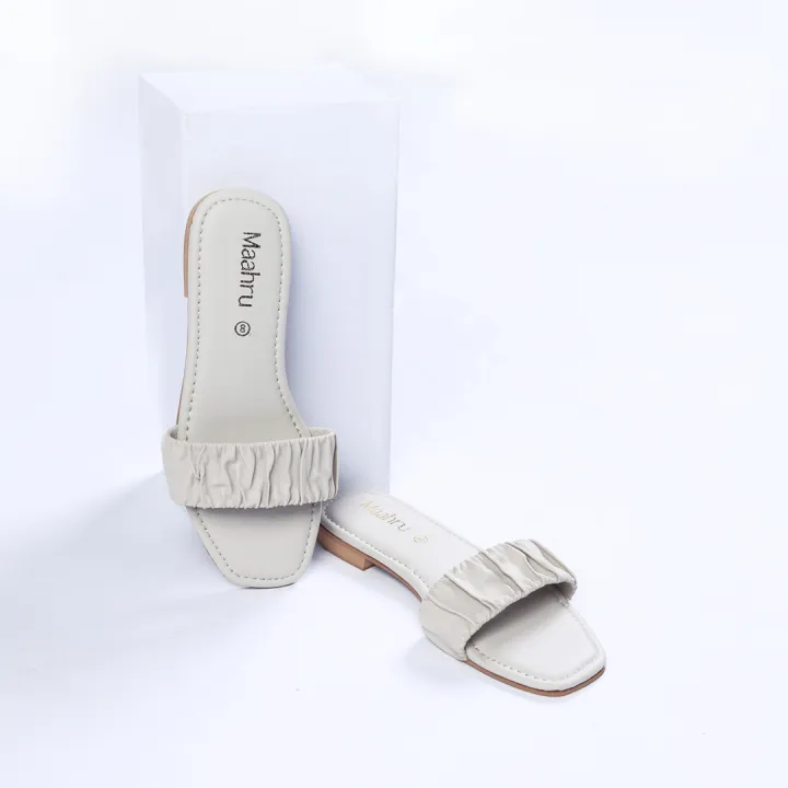 Maahru%20-%20Stylish%20Slippers%20For%20Women%20&%20Girls%20-%20Beige%20Elastic%20Flats%20-%20Image%206