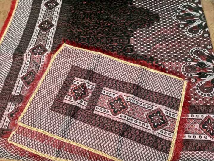 Washable%20Fancy%20Bed%20sheets%20Of%20High%20Quality%20Imported%203%20Piece%20-%20Image%204