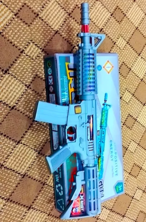 Sound%20and%20Light%20Simulation%20Musical%20Toy%20Children's%20Toy%20Boy%20Pubg%20Style%20Outdoor%20Sports%20M16%20Model%20-%20Image%204