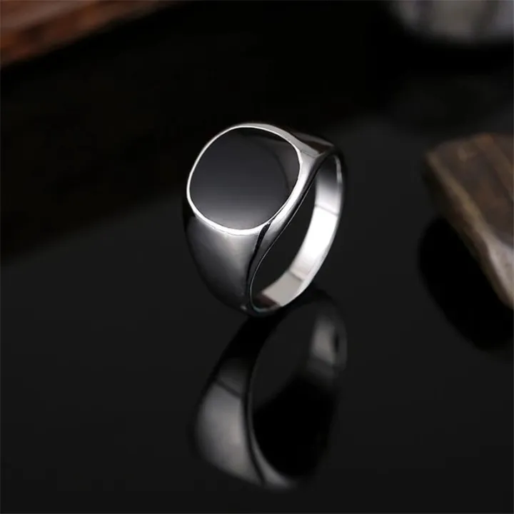 Black%20Stone%20Men%20Fashion%20Ring%20-%20Image%209