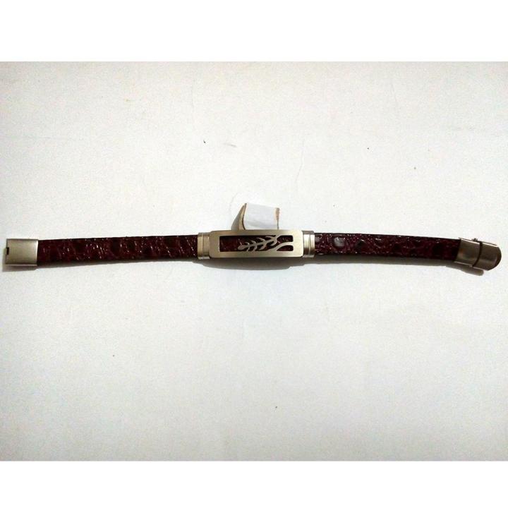 Genuine%20Leather%20Stylish%20Bracelet%20for%20Men%20with%20Silver%20Buckle%20-%20Image%204