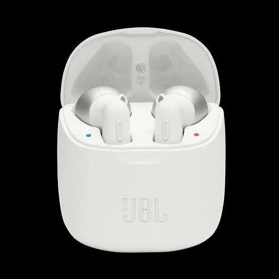 JBL%20TUNE%20220TWS%20True%20Wireless%20Earbuds%20-%20Image%203