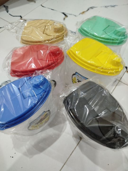 Oil%20Jug%201%20Litre-Plastic%20Oil%20Container-Kitchen%20Oil%20Dispenser-Cooking%20Oil%20Storage%20Bottle-Household%20Oil%20Jug%20-%20Image%203