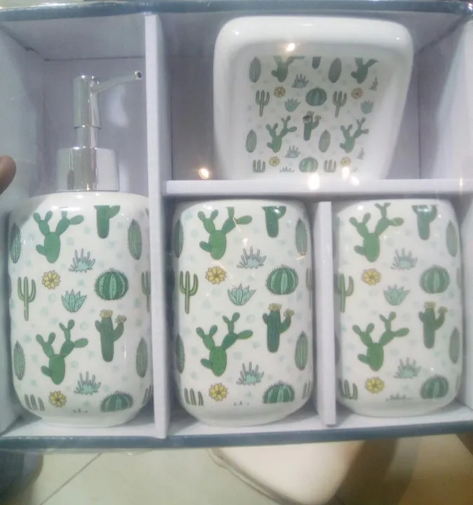 Ceramic%20Bathroom%20Set%20Elegant%20Design%20-%204%20Pcs%20-%20Image%203