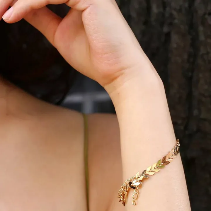 Adjustable%20Gold%20Hand%20Chain%20Bracelet%20for%20Women%20-%20Unique%20Slave%20Bracelet%20for%20Girls%20-Pack%2001%20-%20Image%204