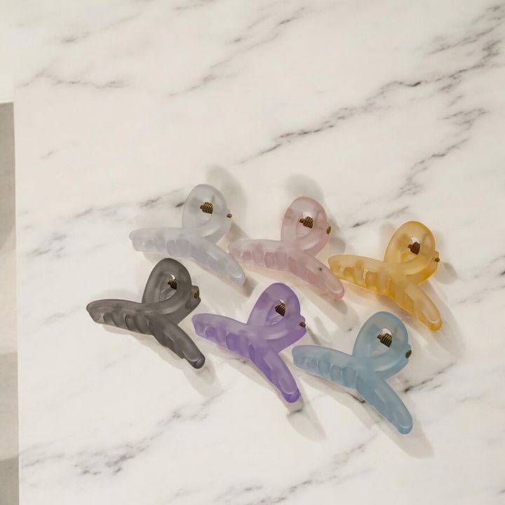Mini%20Trendy%20Cross-Design%20Hair%20Claw%20Clips%20%E2%80%93%20Soft%20Matte%C2%A0Finish%20-%20Image%203