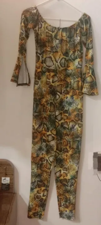 Ladies%20Jump%20Suit%20in%20Yellow%20Colour%20with%20Floral%20Design%20-%20Image%203