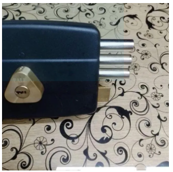 IKH%20LT%20Ryainbow%20Ke%20Gate%20Lock%20-%20Main%20Gate%20Lock%20Heavy%20Door%20Lock%20With%205%20Keys%20In%20Five%20Colours%20Royal%20Building%20Material%20-%20Image%202