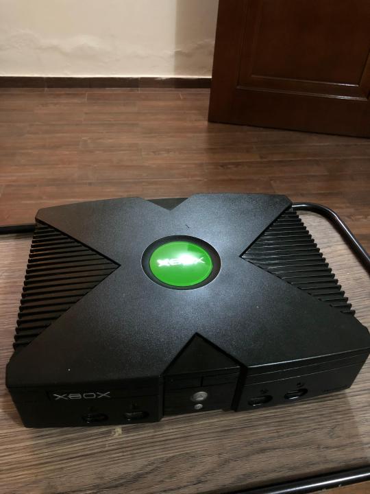 Original%20XBOX%20Console%202001%20Classic%20Model%20-%20Image%202