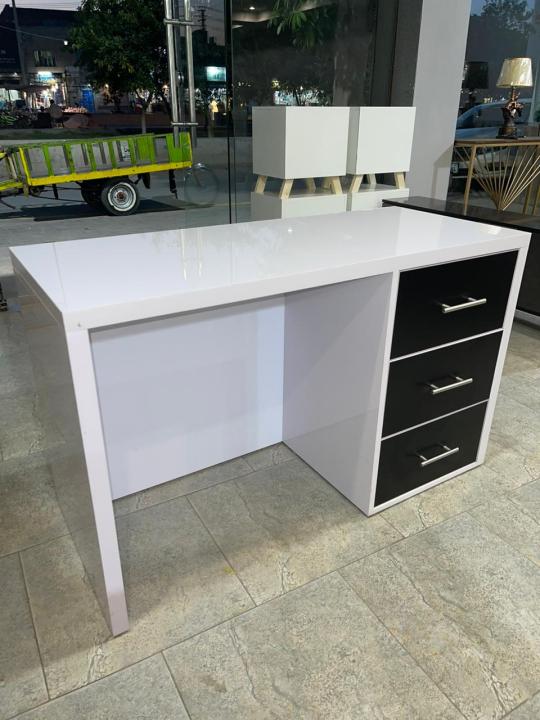 laptop%20table%20-%20Image%202