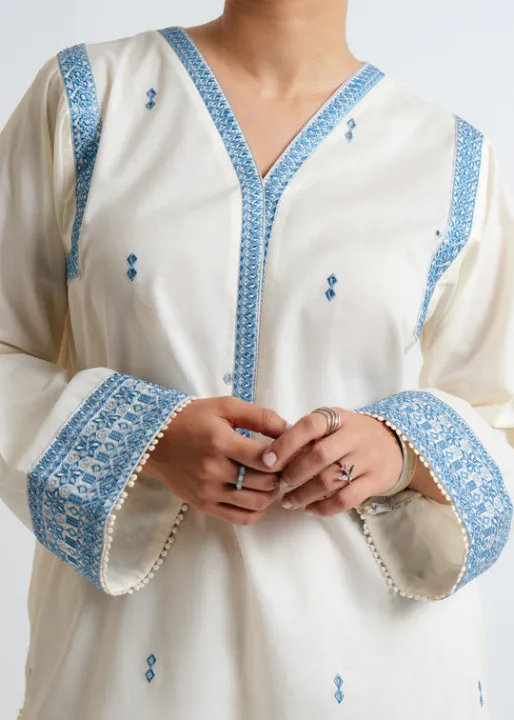 2-Piece%20Stitched%20Embroidered%20suit%202pcs%20Suit%20for%20women%20Stitched%20Off-White%20&%20Blue%20ready%20to%20wear%202%20pc%20dress%20-%20Image%203