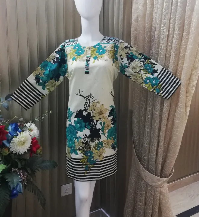 Pack%20of%2050%20stitched%20Lawn%20shirts%20for%20women%20-%20Image%203