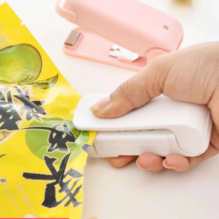 Mini%20Home%20Sealing%20Machine%20Snacks%20Bag%20Sealer%20Heat%20Sealer%20Vacuum%20Resealer%20Portable%20Bag%20Clips%20handy%20Sealing%20Machine%20-%20Image%203