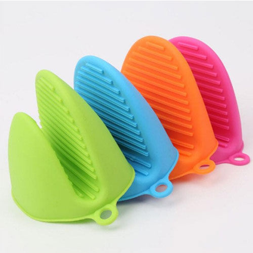 1%20pc%20silicon%20oven%20mitts-Thickened%20Mini%20Oven%20Gloves-%20Glove%20Pot%20Holder-%20Silicone%20Heat%20Resistant%20Pot%20Holder-Pinch%20Grip%20Bowl%20Clips-%20Kitchen%20Gloves%20Tools-silicon%20pot%20holder%20pair%20-%20Image%203