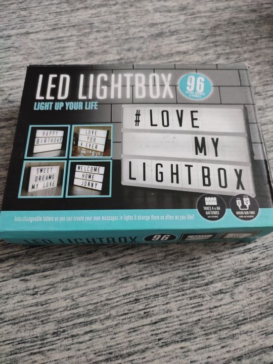 LED%20Message%20Box%20With%20Colorful%20Alphabet%20,%20Number%20,%20Emoji%20&%20Expressions%20-%20USB%20Powered%20or%20AAA%20Cells%20Power%20Source%20-%20Perfect%20For%20Room%20Deocr%20-%20Image%206