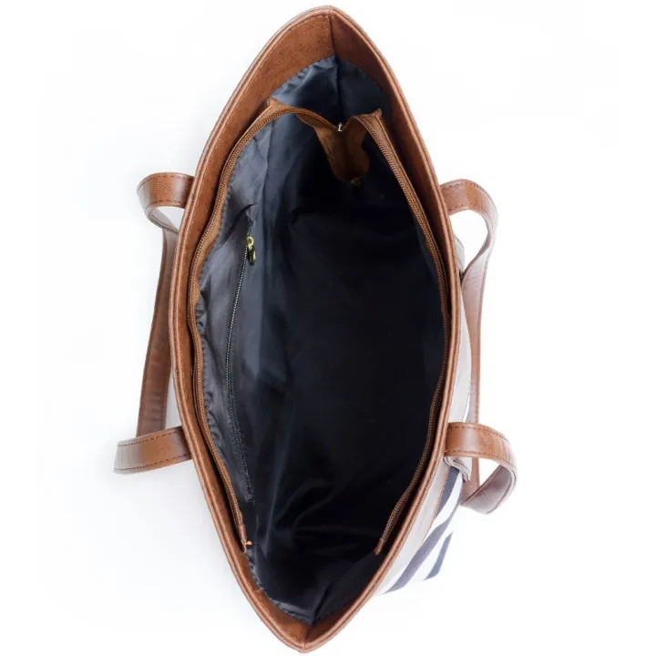 Bag%20X%20Women's%20Outline%20Signature%20pattern%20Zip%20Tote%20,%20Tote%20Bags%20for%20girls%20,%20bags%20for%20girls%20,%20Bags%20for%20women,%20made%20with%C2%A0%20Canvas%20&%20Leather%20for%20Woman%20-%20Perfect%20for%20school%20,%20collage%20and%20office%20going%20girls%20-%20-%20Image%205