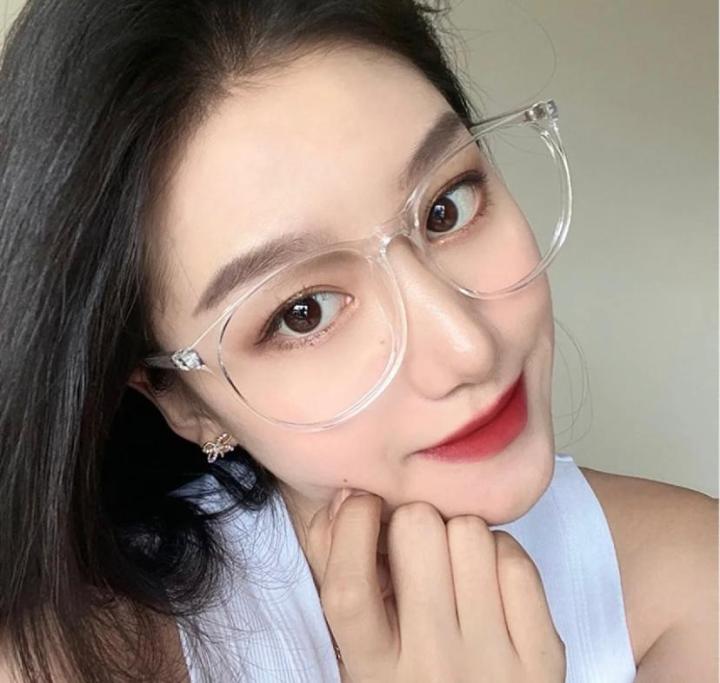 White%20Transparent%20Lightweight%20Anti%20Glare%20UV%20Ray%20Eyeglasses%20For%20Men/Women%20-%20Image%206