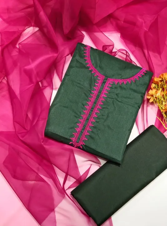 Kataan%20Silk%20Ensemble:%20Unstitched%20Shirt%20&%20Trouser%20with%20Organza%20Dupatta%20-%20Image%202