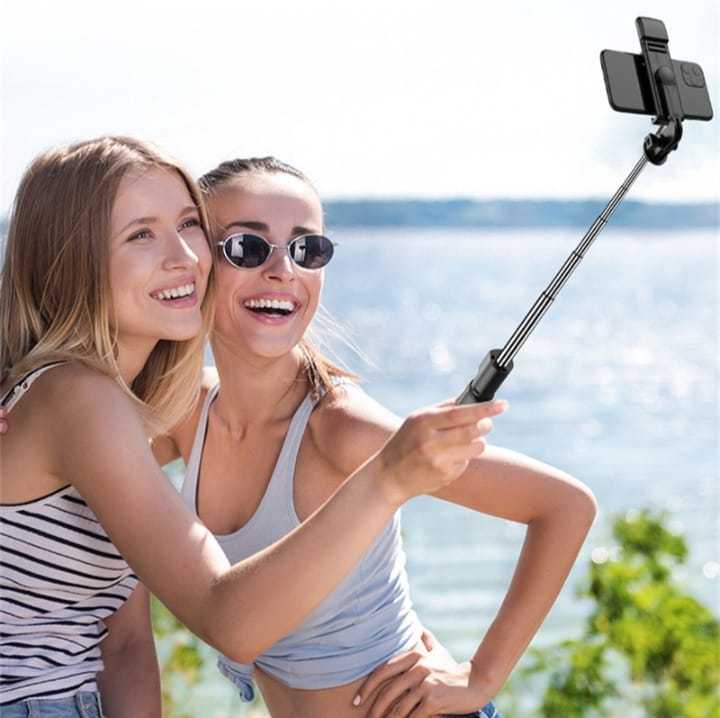 Original%204%20in%201%20Wireless%20Selfie%20Stick%20Come%20Vlogging%20Kit%20%7C%20Tripod%20(WITH%20LED%20LIGHT)%20Selfie%20Light%20Mobile%20Holder%20With%20Fill%20Light%20Shutter%20Remote%20Control%20For%20IOS%20Android%20%7C%20For%20Tiktok%20Vlogging%20Photography%20Live%20Streaming%20Cooking%20Videos%20Pod%20Cast%20&%20Sketchi%20-%20Image%204