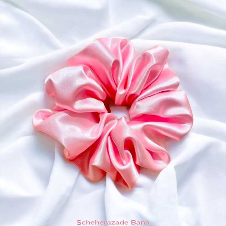 Premium%20Silk%20Scrunchie%20Pack%20of%203,%20High-Quality%20Silk%20Hair%20Ties%20for%20Women%20-%20Image%204