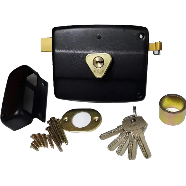 Fara%20Gate%20Lock%20with%205%20Keys%20%E2%80%93%20Main%20Gate%20Lock%20&%20Door%20Lock%20%7C%20Strong%20Steel%20Lock%20in%20Black%20Color%20%7C%20Heavy%20Duty%20Gate%20Security%20Lock%20-%20Image%208