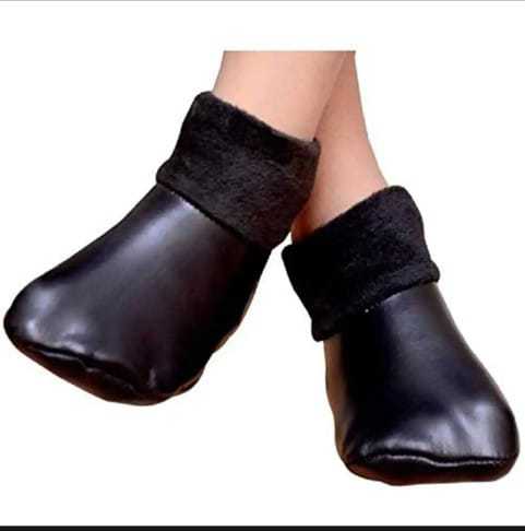 Halal%20Cow%20Leather%20Socks%20Mozay%20For%20Men's%20Women's%20Hajj%20&%20Umrah%20Slipper%20With%20Zip%20and%20Button.%20black%20-%20Image%202