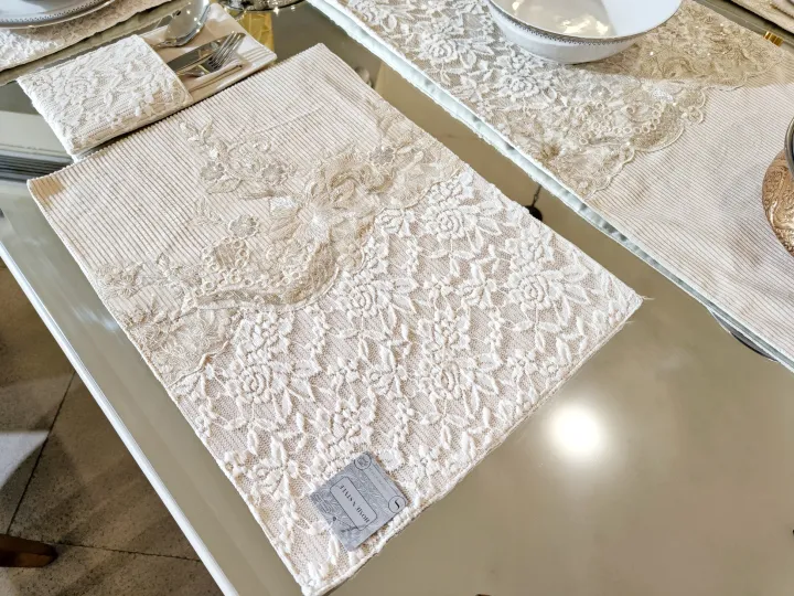 Table%20Runner%20Set%20Placemats%20&%20Cutlery%20Holders%208%20person%20dining%20-%20Image%204
