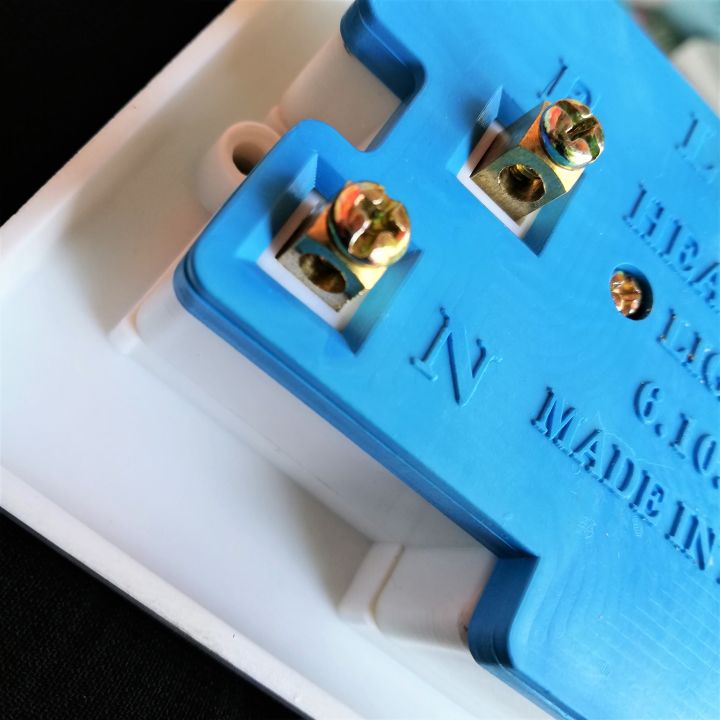 Universal%20Multi%20Plug%20Socket%20(5%20in%201)%20Double%20China%20Fitting%20Sheet%20China%20Switch%20Board%20-%20Image%206