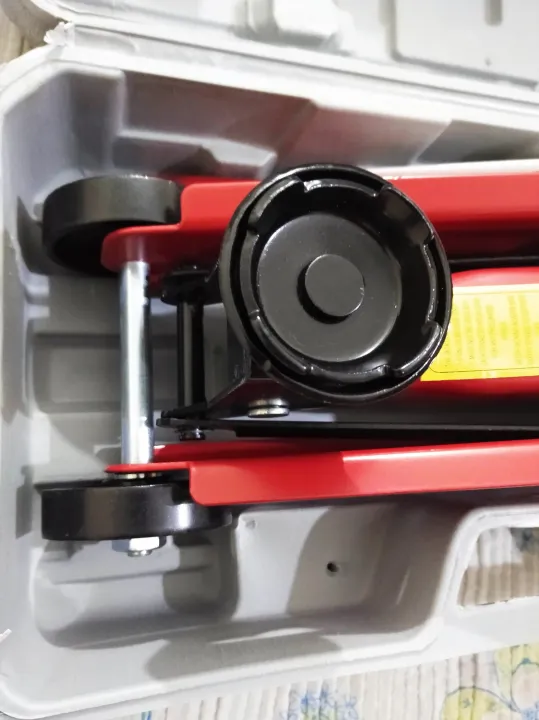 Red%20Car%20Jack%202%20Ton%20With%20Hard%20Safety%20Locking%20Briefcase%20-%20Image%205