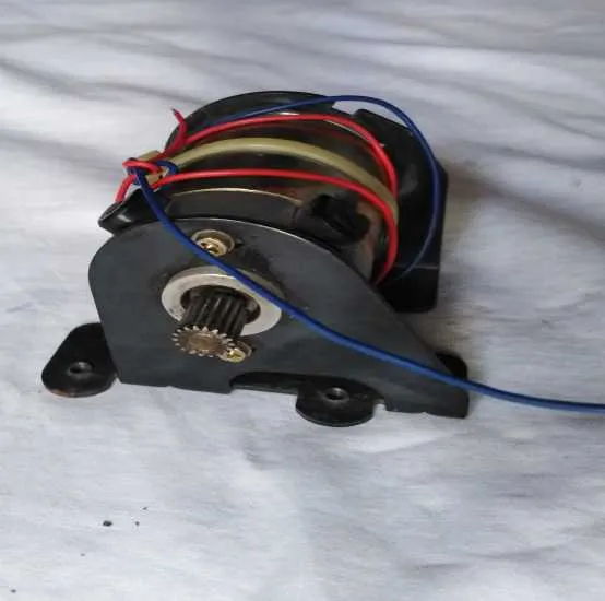 Motor%20Permanent%20Magnet%20DC%20Motor%20With%20Encoder%20and%20Stand%20(Voltage%20:%2024DC),%20(Approx,%20RPM%202200)%20%20USED%20-%20Image%203