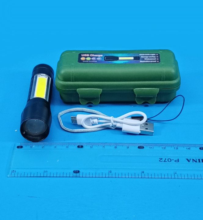 KODAK%20Aluminium%209-LED%20Flashlight%20Torch%20(25%20Meter%20Visibility)%20(With%203%20AAA%20Cells)%20-%20Image%202