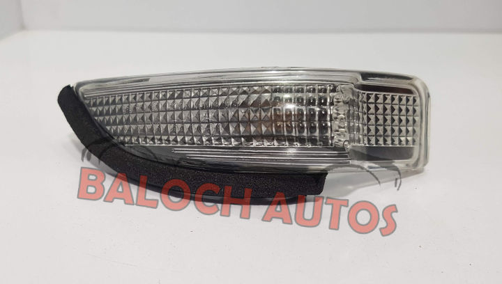 Toyota%20Corolla%20Side%20Mirror%20Indicator%20(2015-2019)%20-%202%20Piece%20(Right%20Side%20+%20Left%20Side)%20-%20Image%203