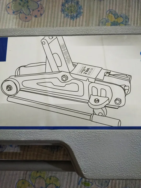 Red%20Car%20Jack%202%20Ton%20With%20Hard%20Safety%20Locking%20Briefcase%20-%20Image%208