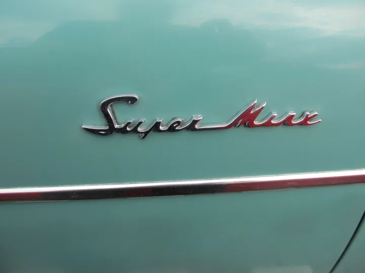 Hillman%20Super%20Minx%20Car%20Emblem%20in%20Metal%20-%20Image%203