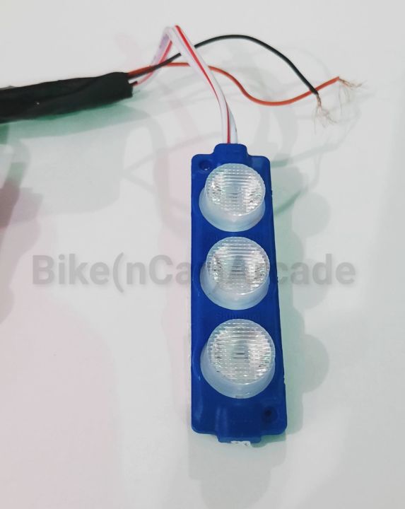 Strobe%20Flash%20Lamp%203%20LED%20Long%20Throw%20Lens%20Universal%2012v%20For%20Car%20Self%20Adhesive%20-%20Image%203