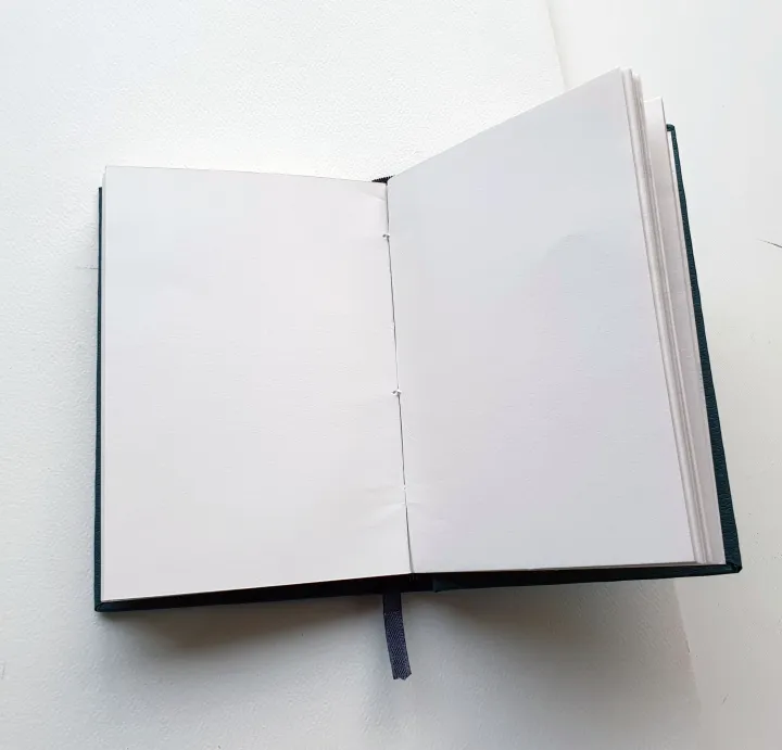 Hard%20Bind%20Sketch%20Book%20-%20A6%20Size%20-%20130g%20Paper%20-%20Image%203