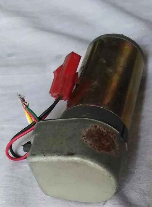 Motor%20Permanent%20Magnet%20DC%20Motor%20With%20Encoder%20(Voltage%20:%2024DC),%20(Approx,%20RPM%202200)%20%20USED%20-%20Image%204