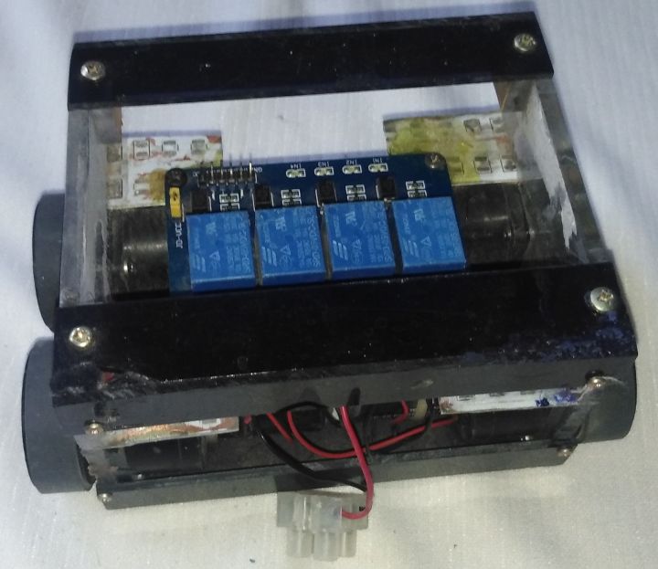 Sumo%204WD%20robot%20car%20chassis%20with%204%20DC%20Gear%20Motor,%2012%20Volt%20DC%20-%20Image%203