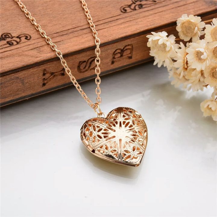 Love%20Heart%20Locket%20Pendants%20Openable%20Photo%20Frame%20Glossy%20Family%20Picture%20Necklace%20Family%20Love%20Gift%20-%20Image%206