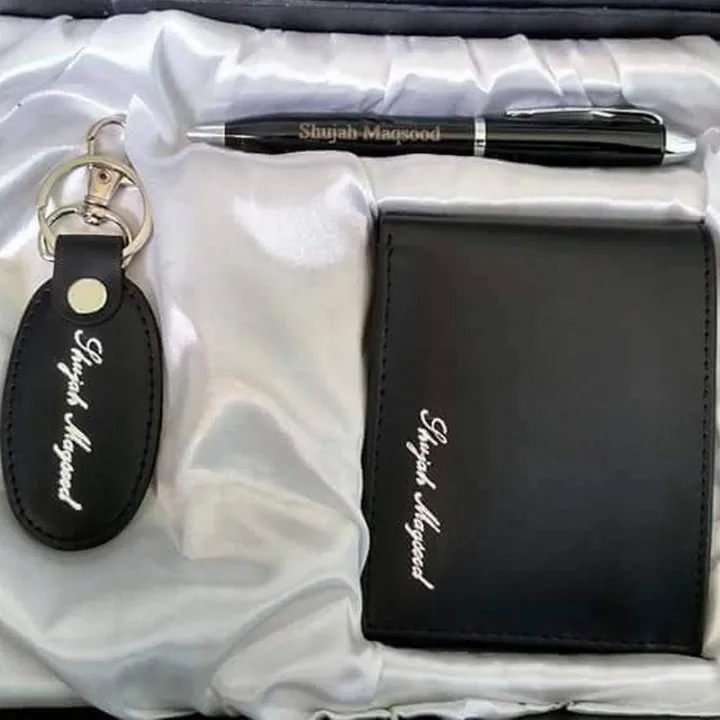 CUSTOMIZED%20NAME%20ON%20WALLET%20,%20KEYCHAIN%20AND%20PEN%20WITH%20BOX%20PACKING%20(PERFECT%20GIFT%20TO%20SEND%20YOUR%20FATHER%20,%20HUSBAND%20,%20FIANCE%20OR%20ANY%20ONE)%20-%20Image%203