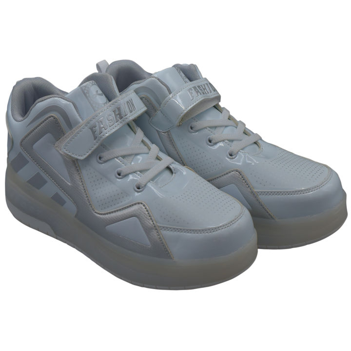 Glowing%20LED%20Light%20up%20White%20Roller%20Shoes%20for%20Boys%20and%20Girls,%20USB%20Rechargeable%20-%20Fast%20Delivery%20in%203/4%20days%20only%20-%20Image%205